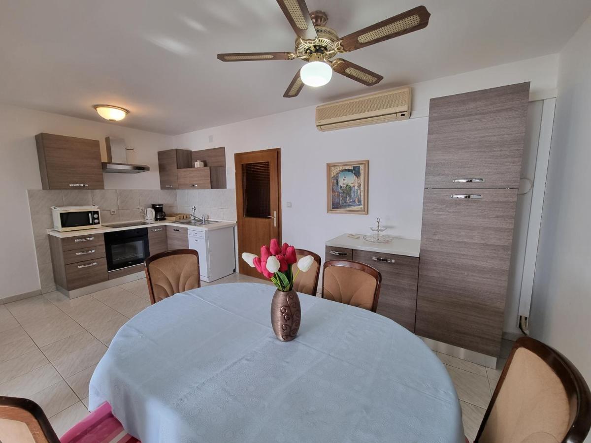 Apartment Grbac Barbat na Rabu ภายนอก รูปภาพ